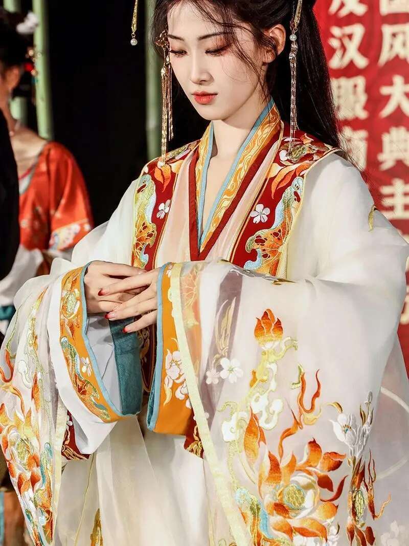 2026 Wei Jin Chun Xie Lian Pri - огляд і ціна Embroidery Craft